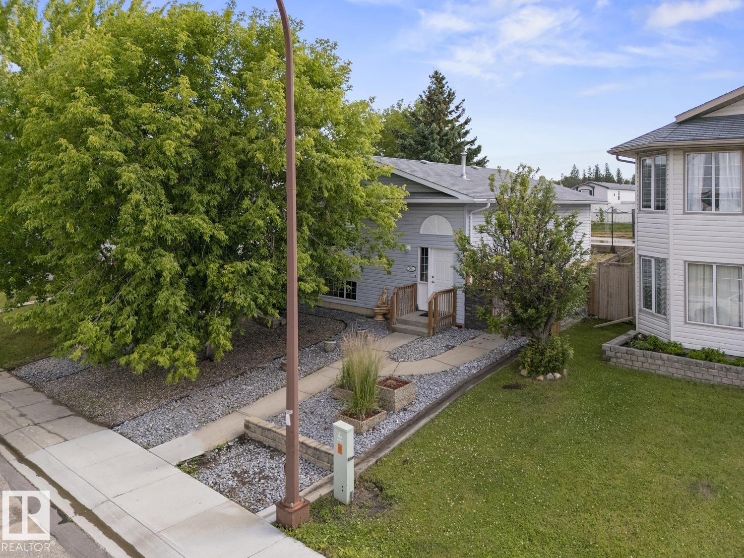 4813 45 ST - 29