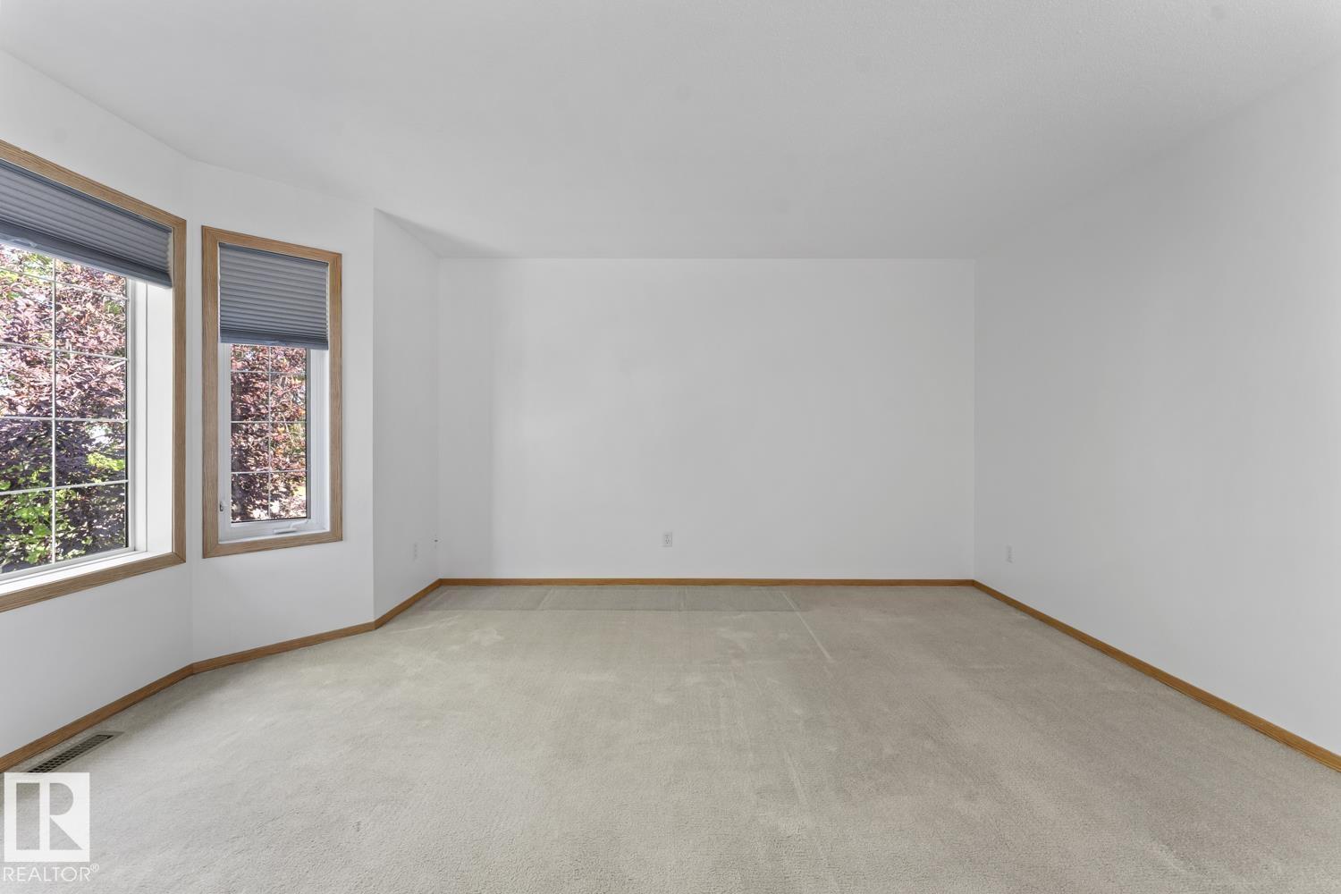 4813 45 ST - 9
