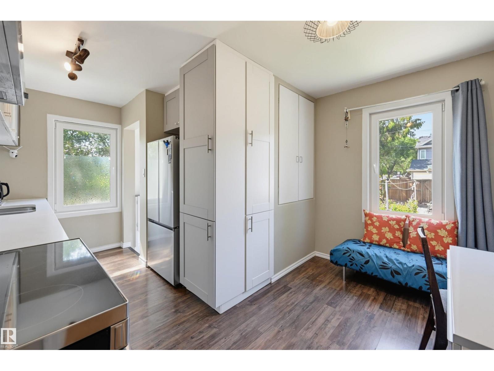11502 127 ST NW - 10