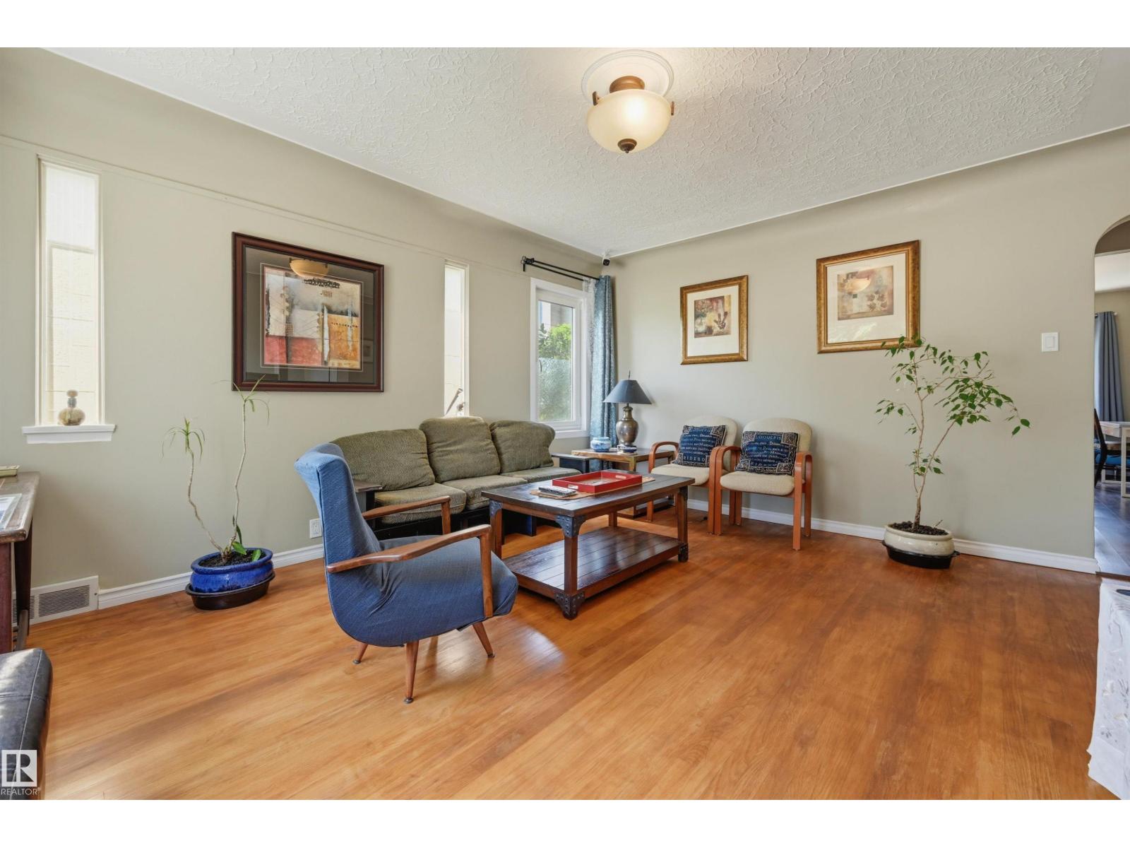 11502 127 ST NW, Inglewood (Edmonton), Edmonton photo 5