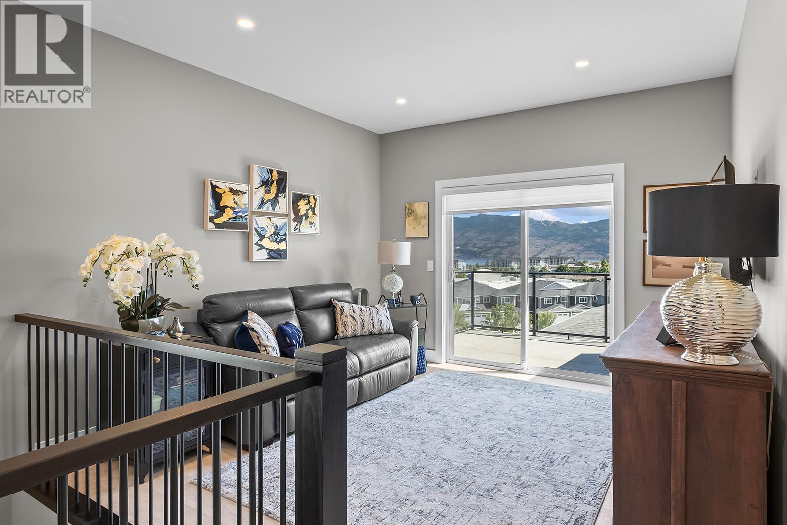 3352 Hawks Crescent - Image 32