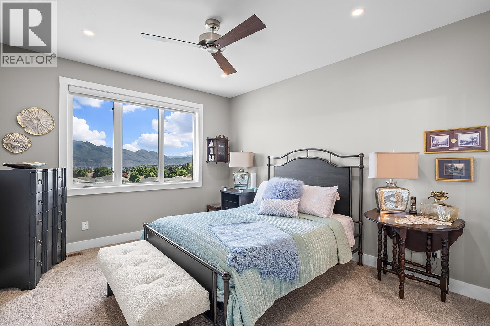 3352 Hawks Crescent - Image 41