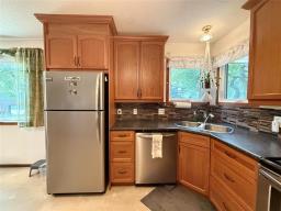 568 Queen Street W, Virden, MB R0M2C0 Photo 11