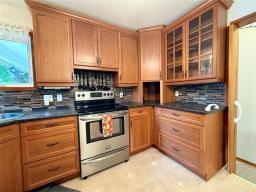 568 Queen Street W, Virden, MB R0M2C0 Photo 10