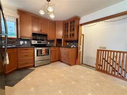 568 Queen Street W, Virden, MB R0M2C0 Photo 8
