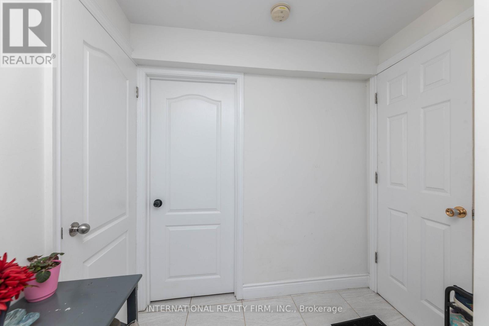 2 HOOK COURT - 38