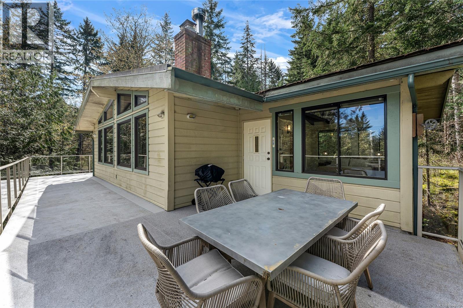 2083 North End Rd - 23