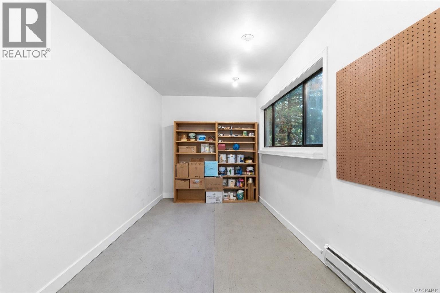 2083 North End Rd - 32