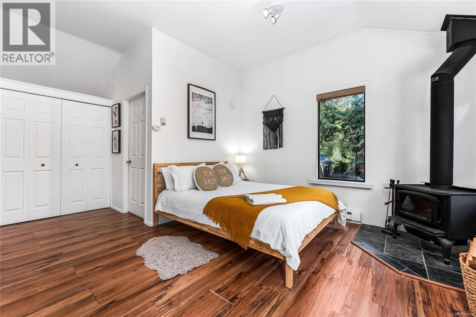 2083 North End Rd - 50