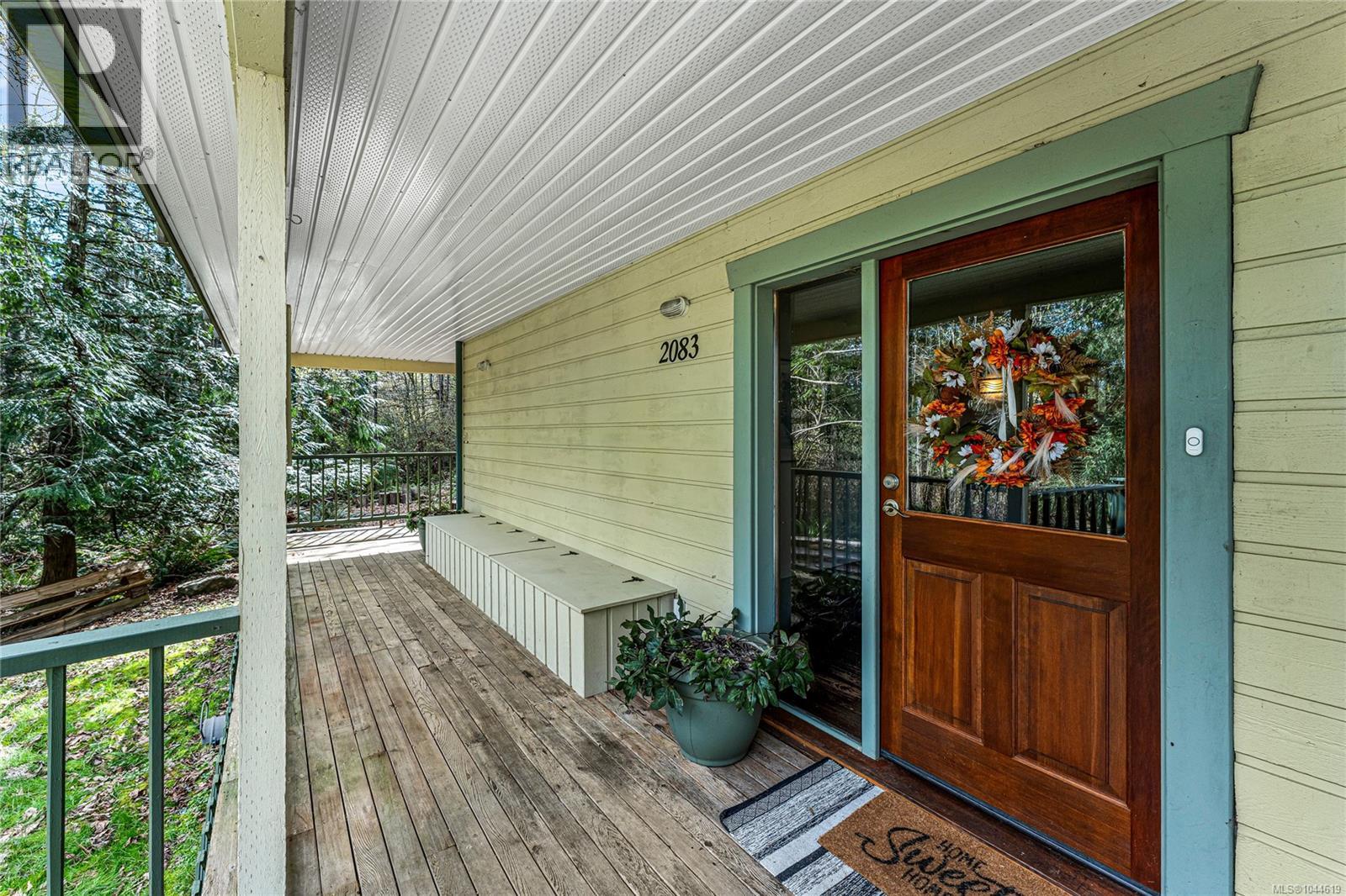 2083 North End Rd - 6