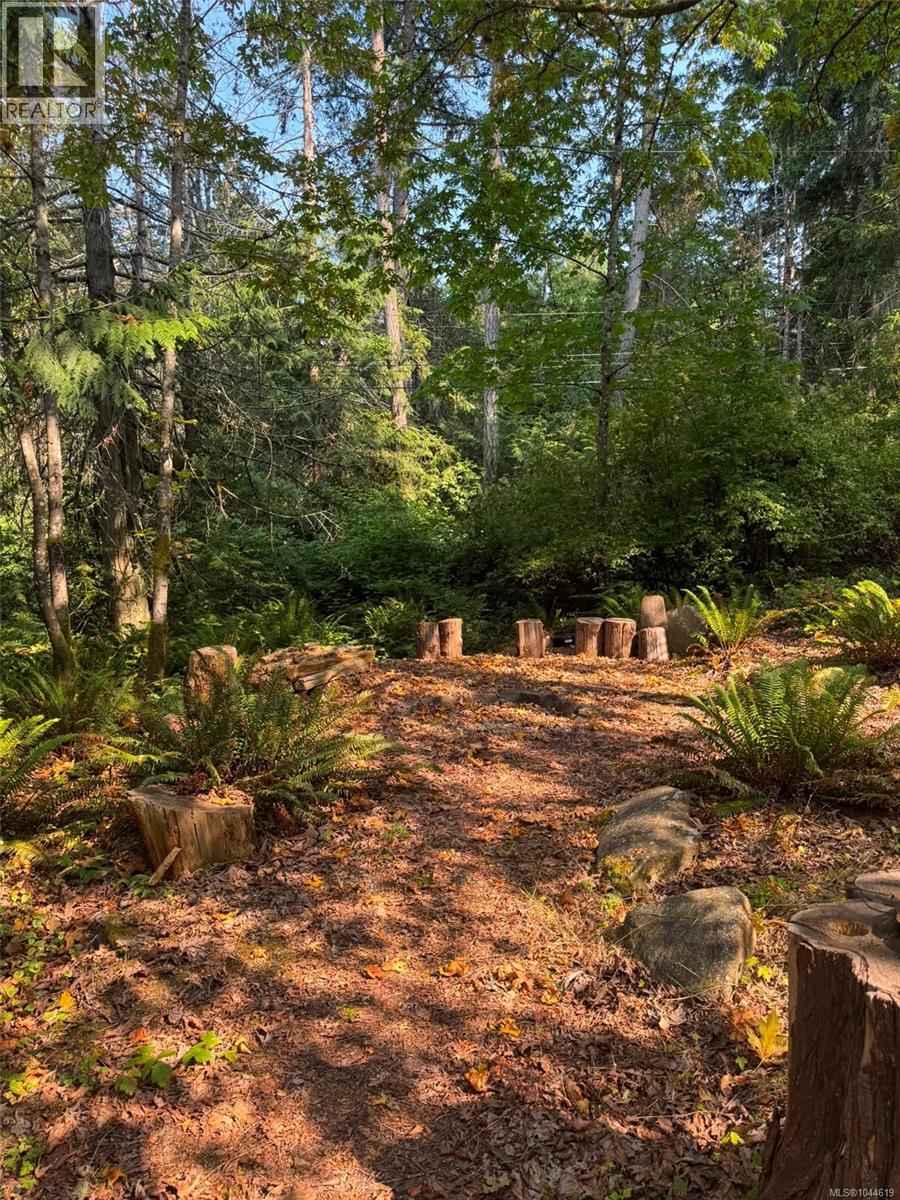 2083 North End Rd - 73