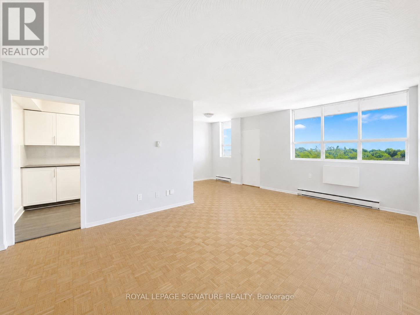 Photo of 525 Eglinton Avenue