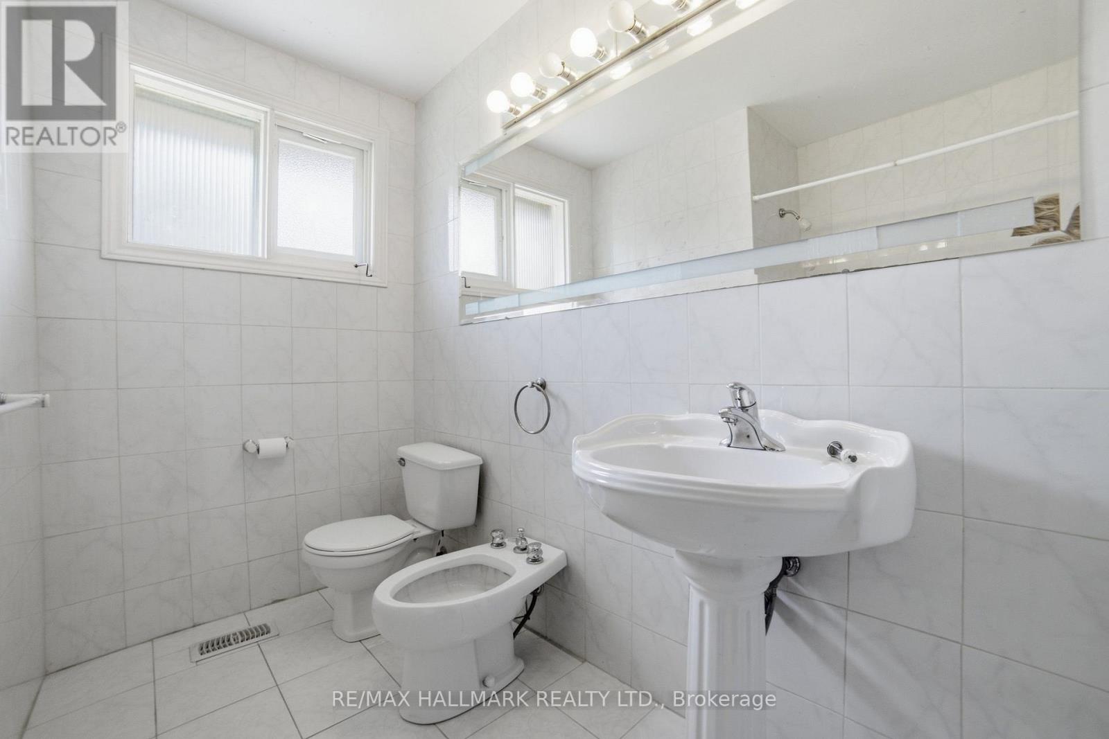 1392 REBECCA STREET - 16