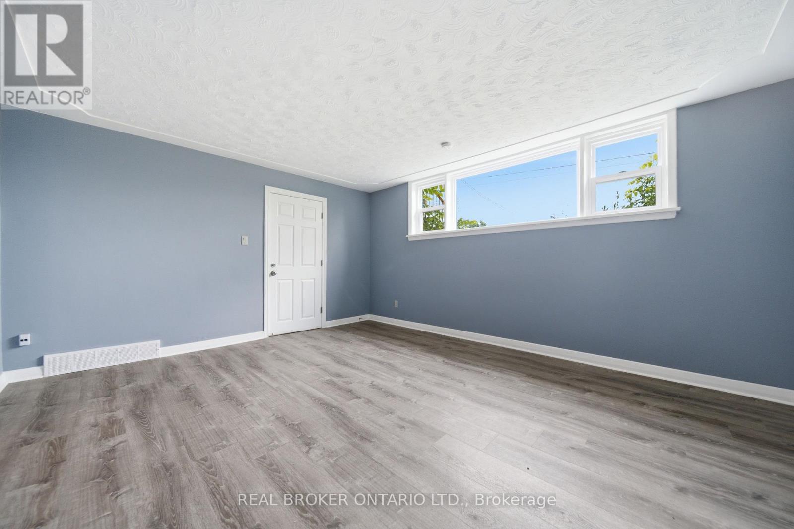 C - 293 HIGHLAND ROAD E — photo 2