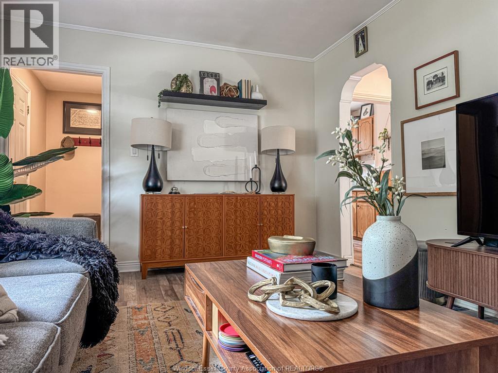 1008 ASKIN AVENUE - Image 8