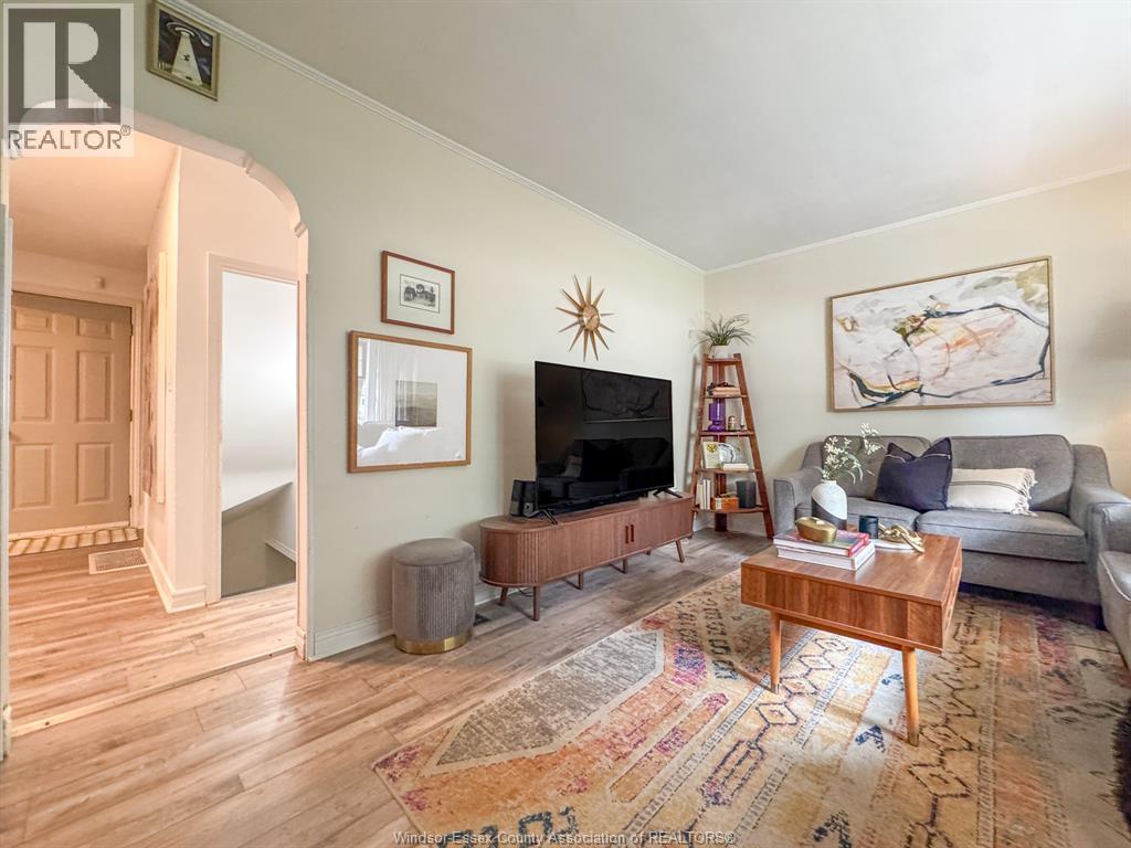 1008 ASKIN AVENUE - Image 5