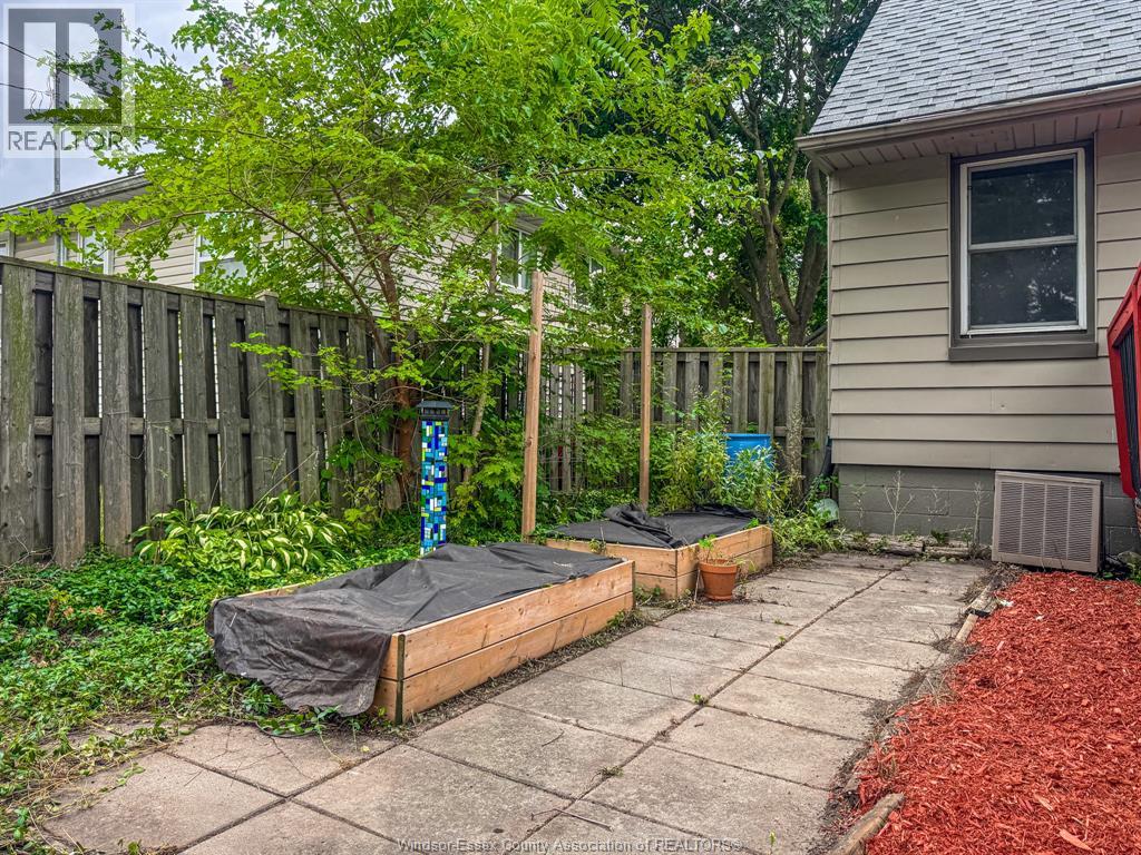 1008 ASKIN AVENUE - 36