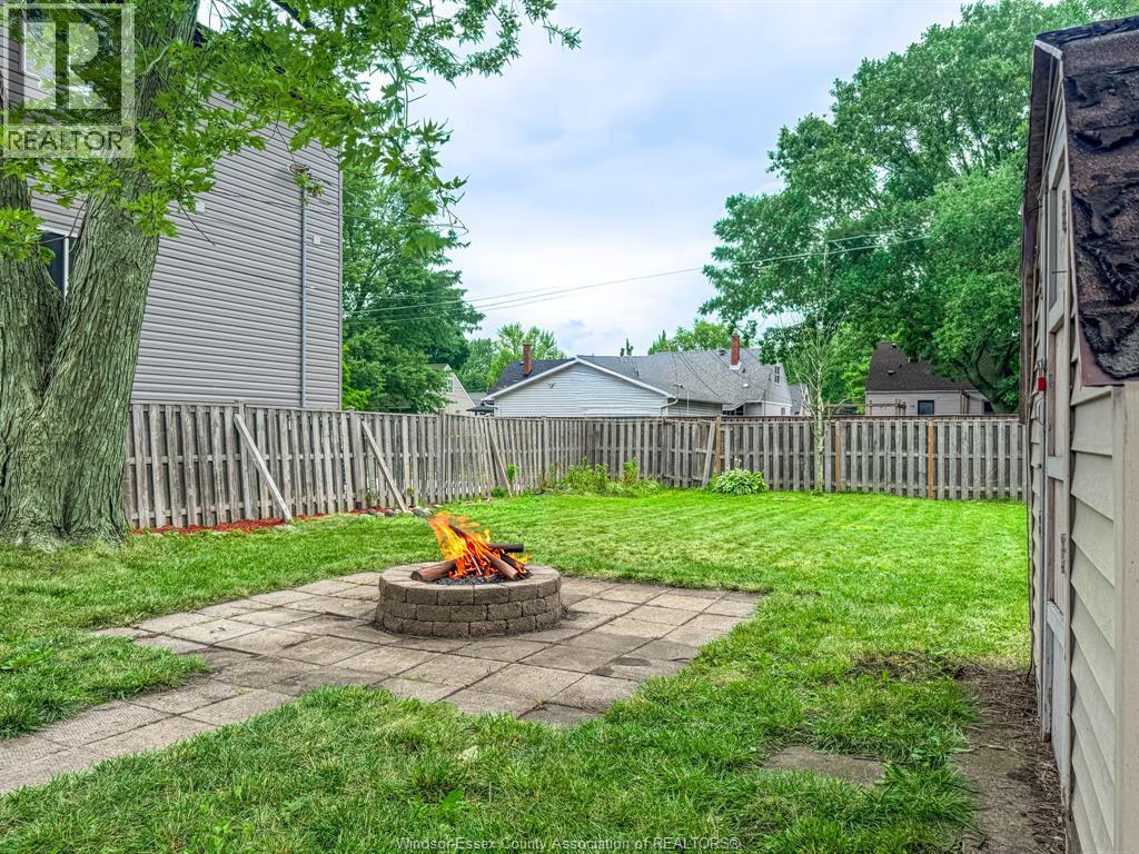 1008 ASKIN AVENUE - 37