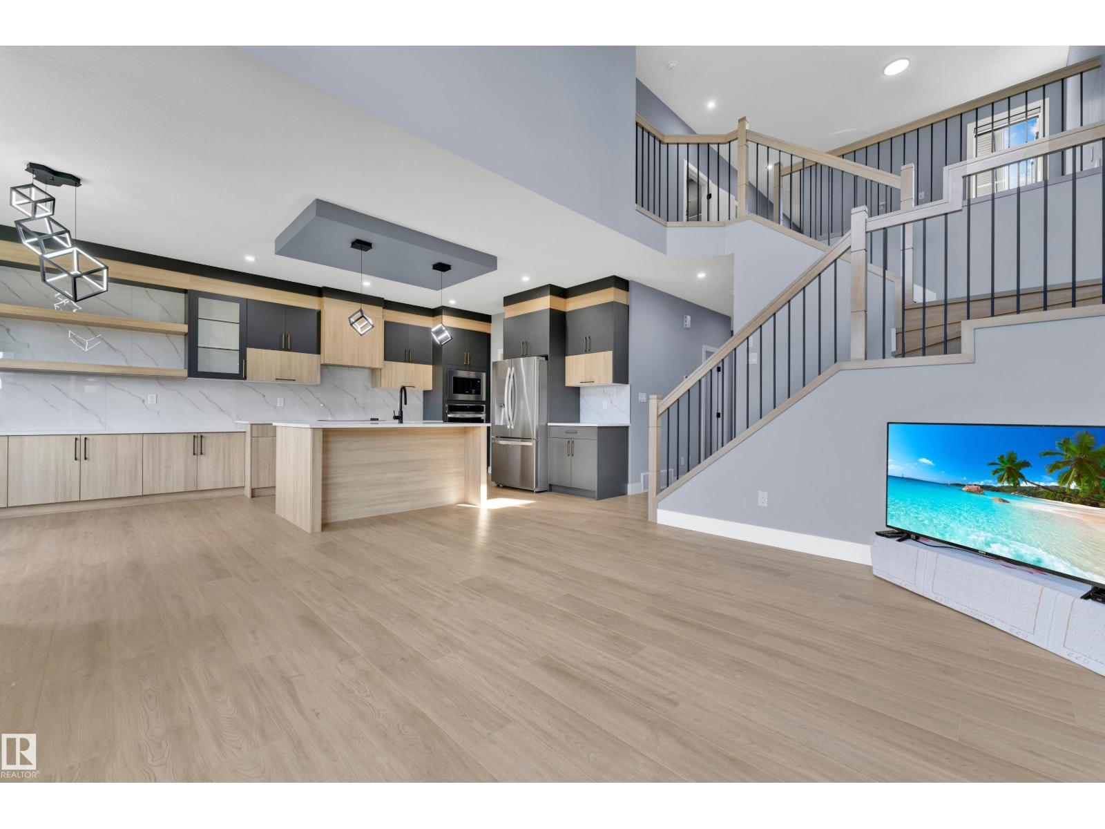 431 ROBERTS CR - 17