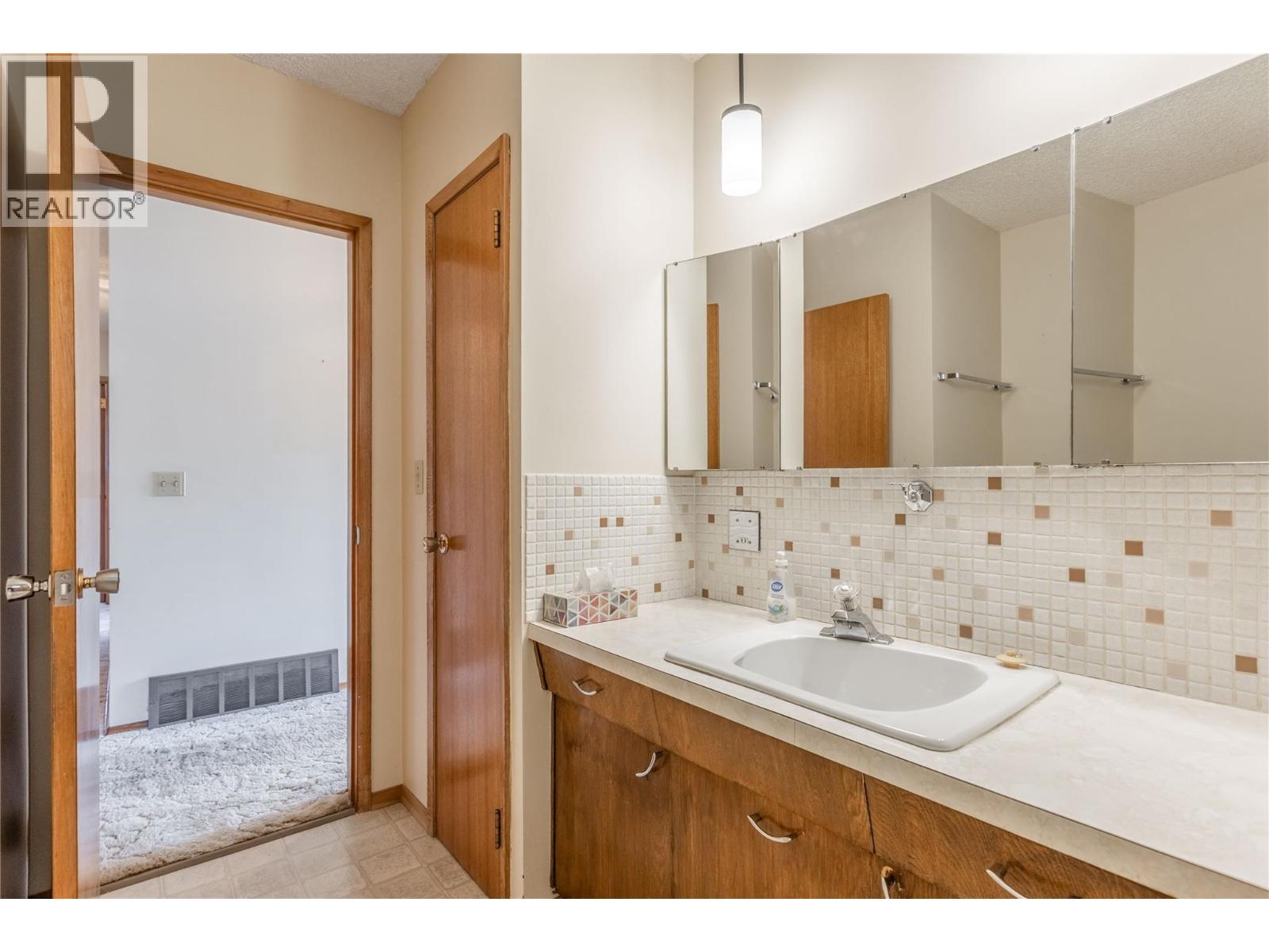 1206 Lawson Avenue - 24