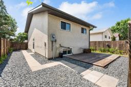 Family room - 251 Rougeau Avenue, Winnipeg, MB R2C3Z9 Photo 6