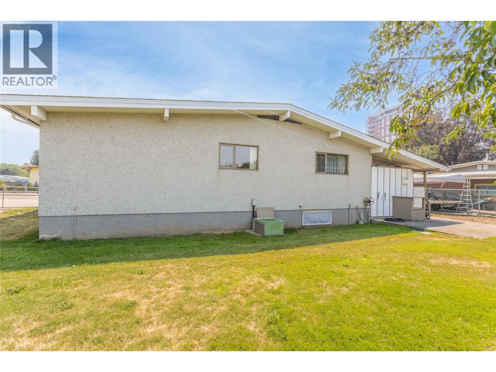 1206 Lawson Avenue - 41