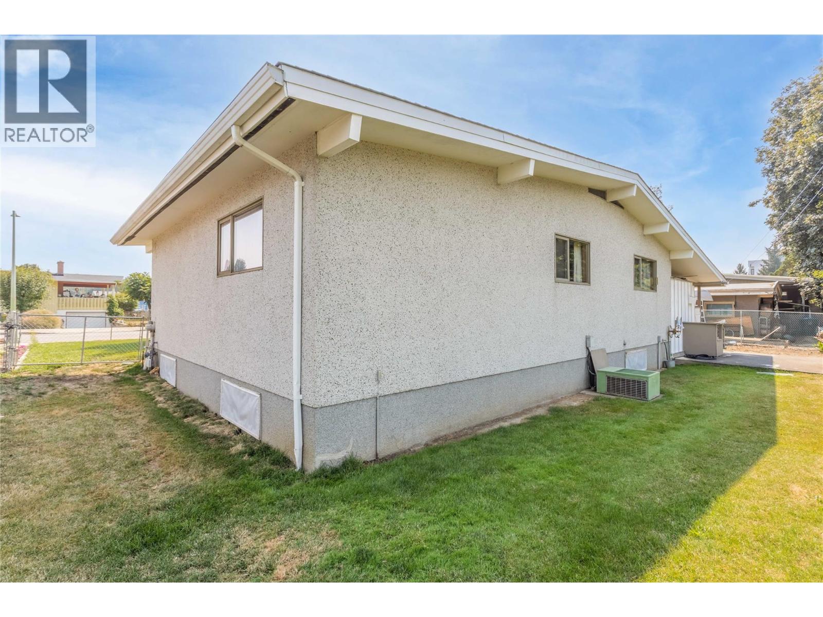 1206 Lawson Avenue - 40