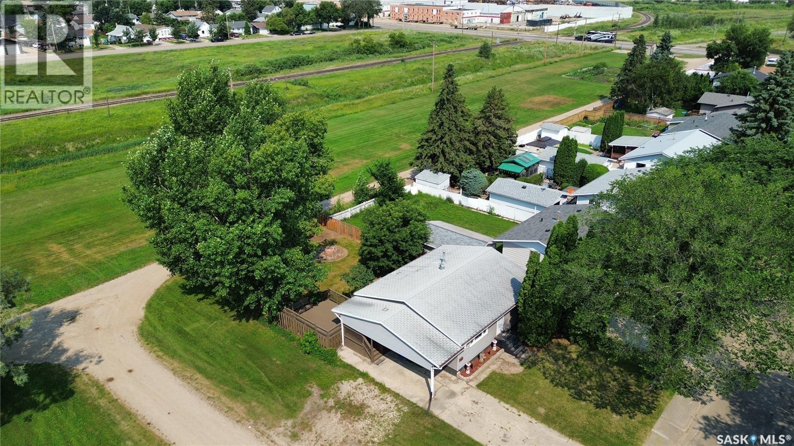 348 Myrtle AVENUE, Yorkton — photo 2
