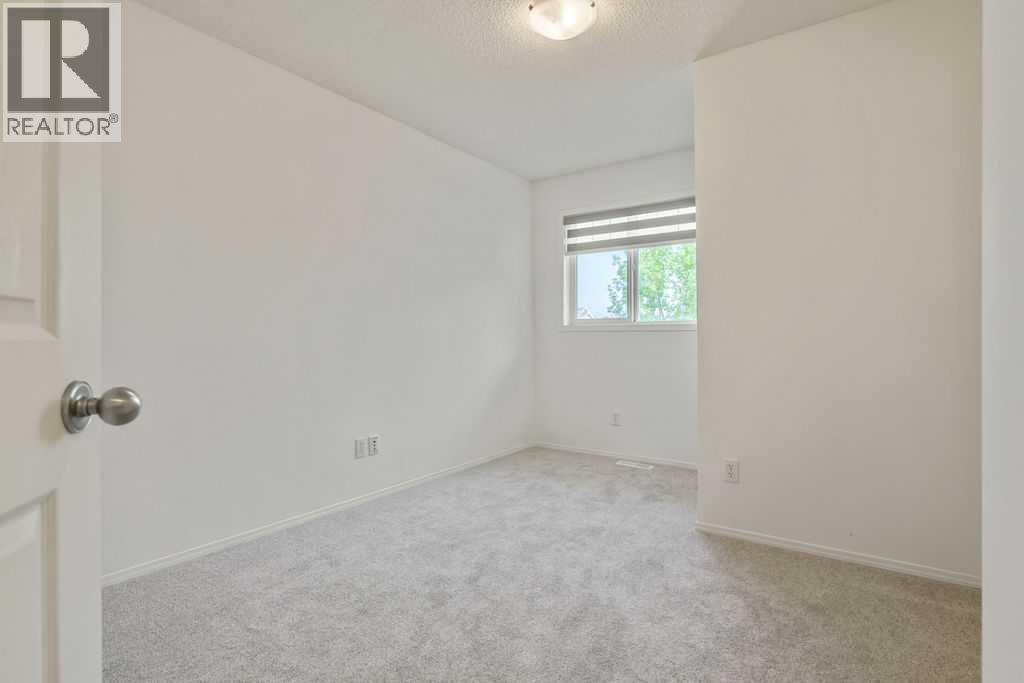280 Panora Close NW - Image 24