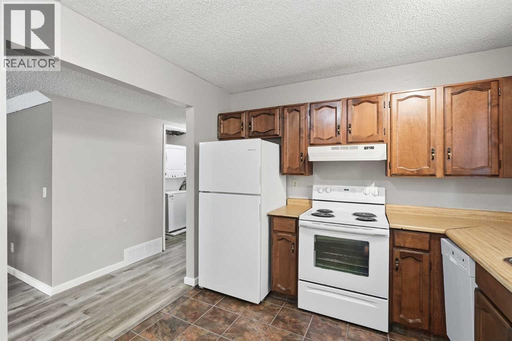 7343 36 Avenue NW - 18