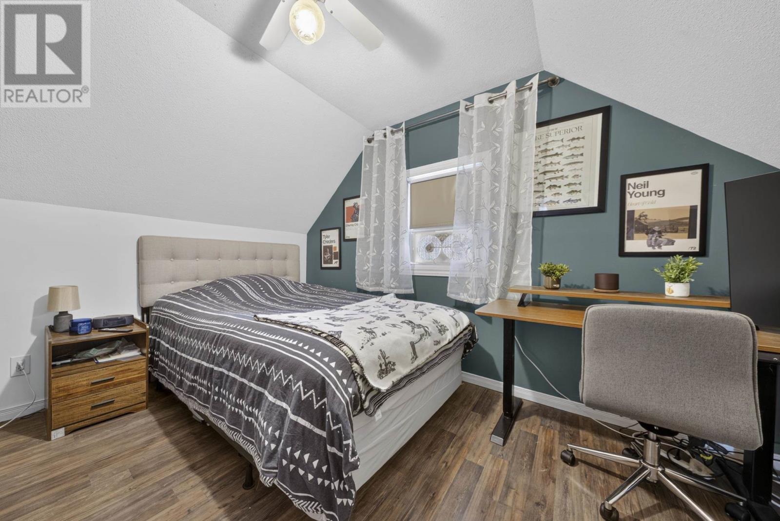 112 Vivian AVE - 16