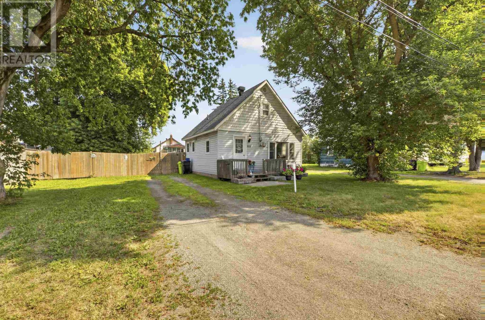 112 Vivian AVE - 2