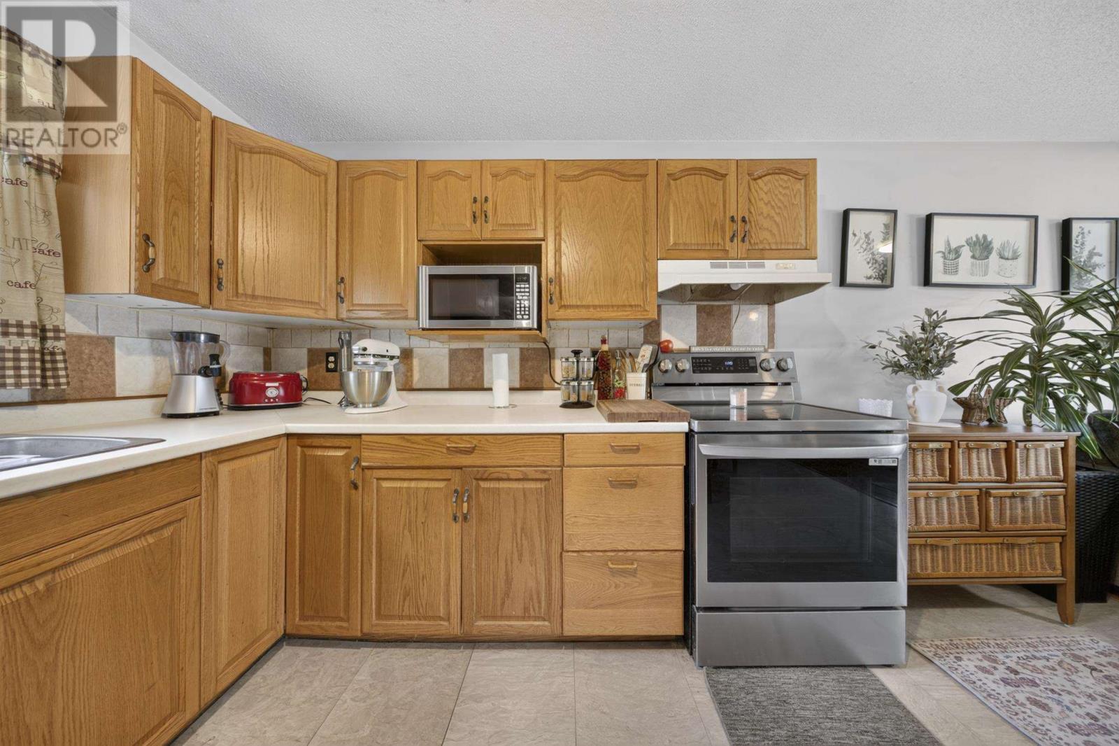 112 Vivian AVE - 8