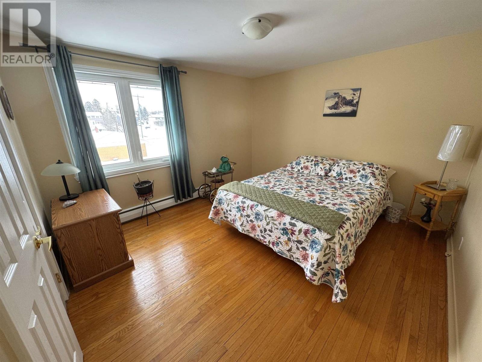 70 Roman AVE - 24
