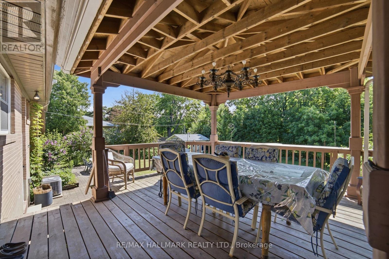 1392 REBECCA STREET - 32