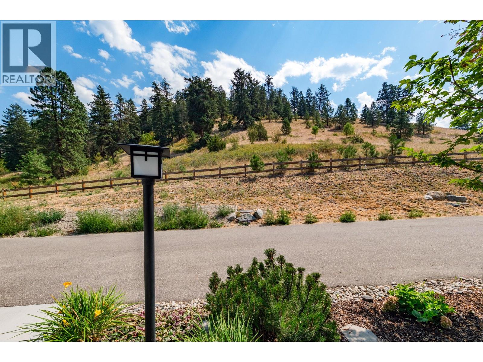  1458 Summer Crescent, Kelowna
