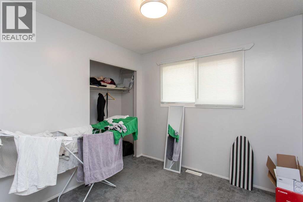 12 Valley Crescent - 8