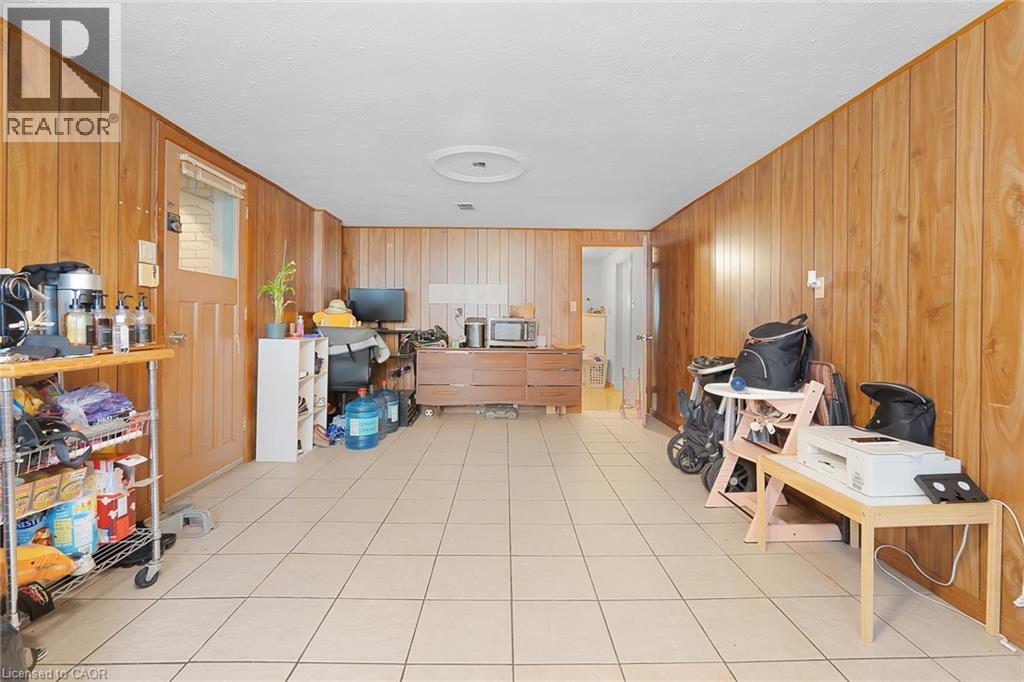 591 MOHAWK Road W - 30