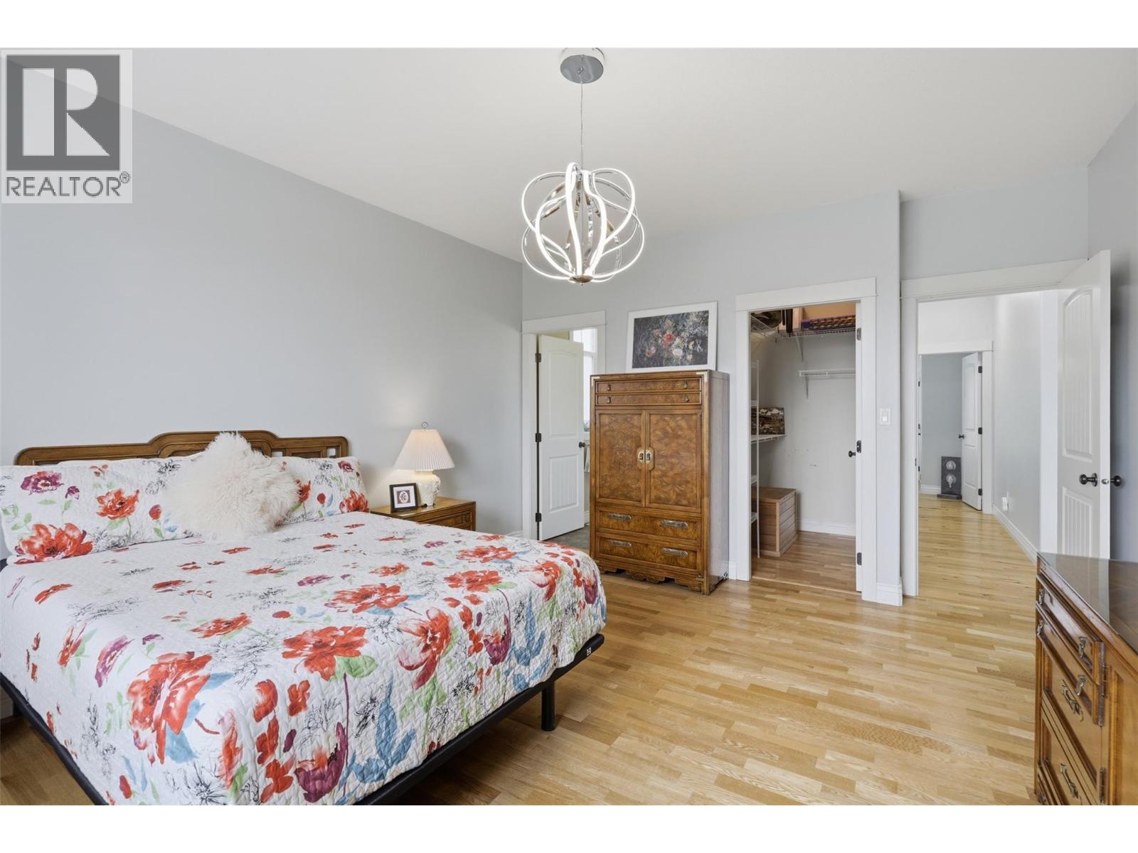 404 SUN RIVERS Drive W - 18