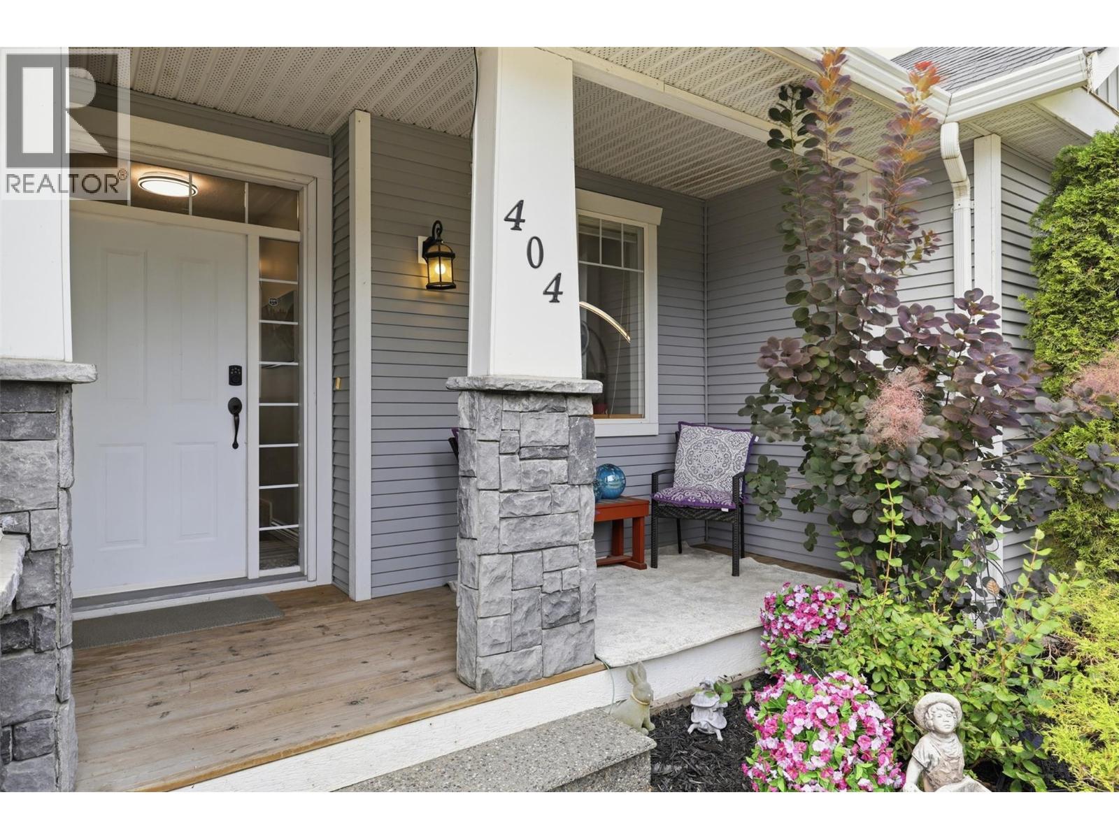 404 SUN RIVERS Drive W - 2