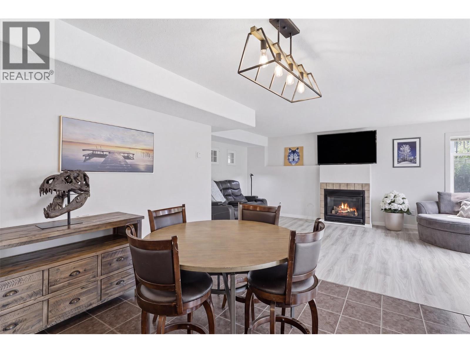 404 SUN RIVERS Drive W - 29