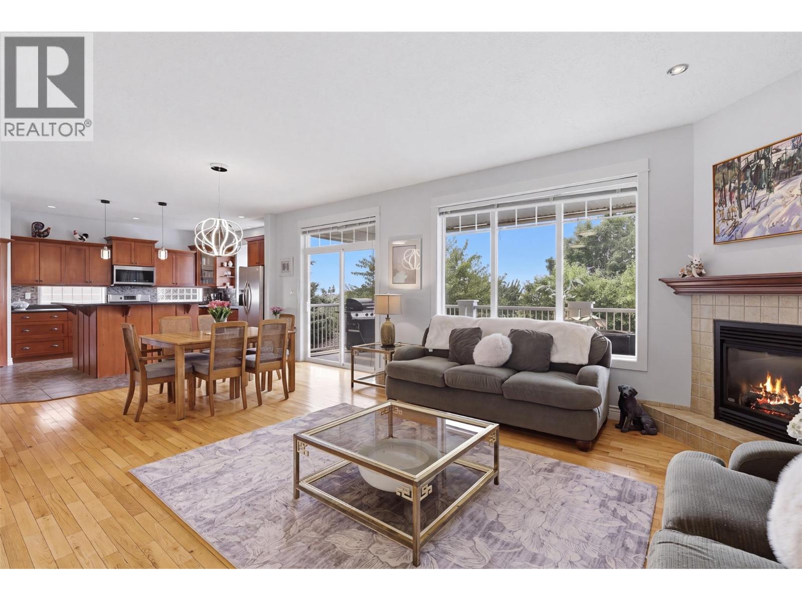 404 SUN RIVERS Drive W - 7