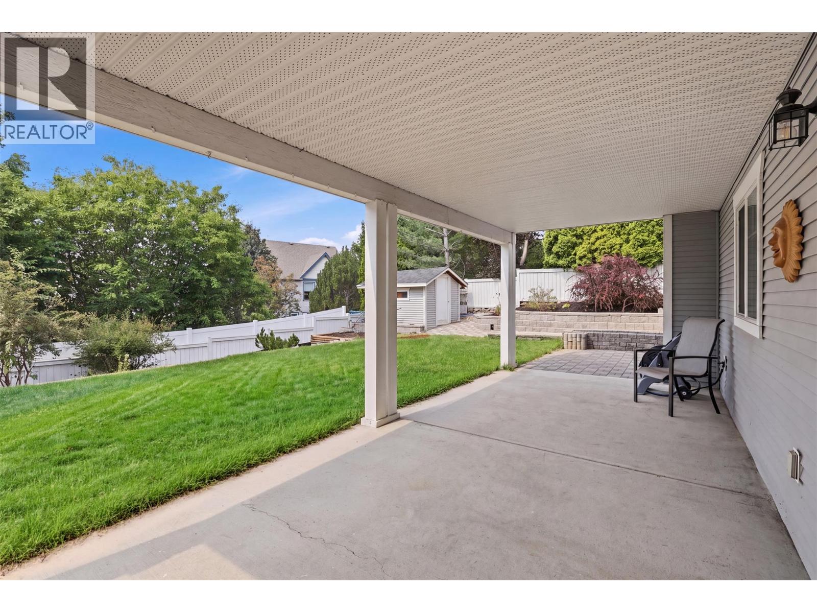 404 SUN RIVERS Drive W - 33