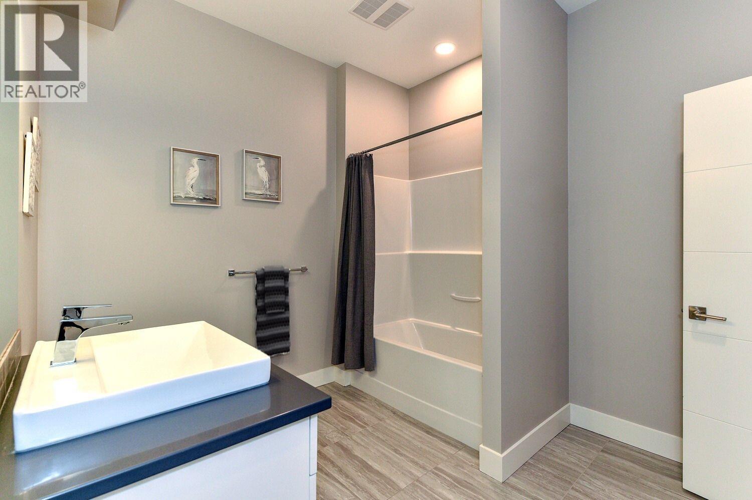 6267 Sundstrom Court Unit# 1, Peachland