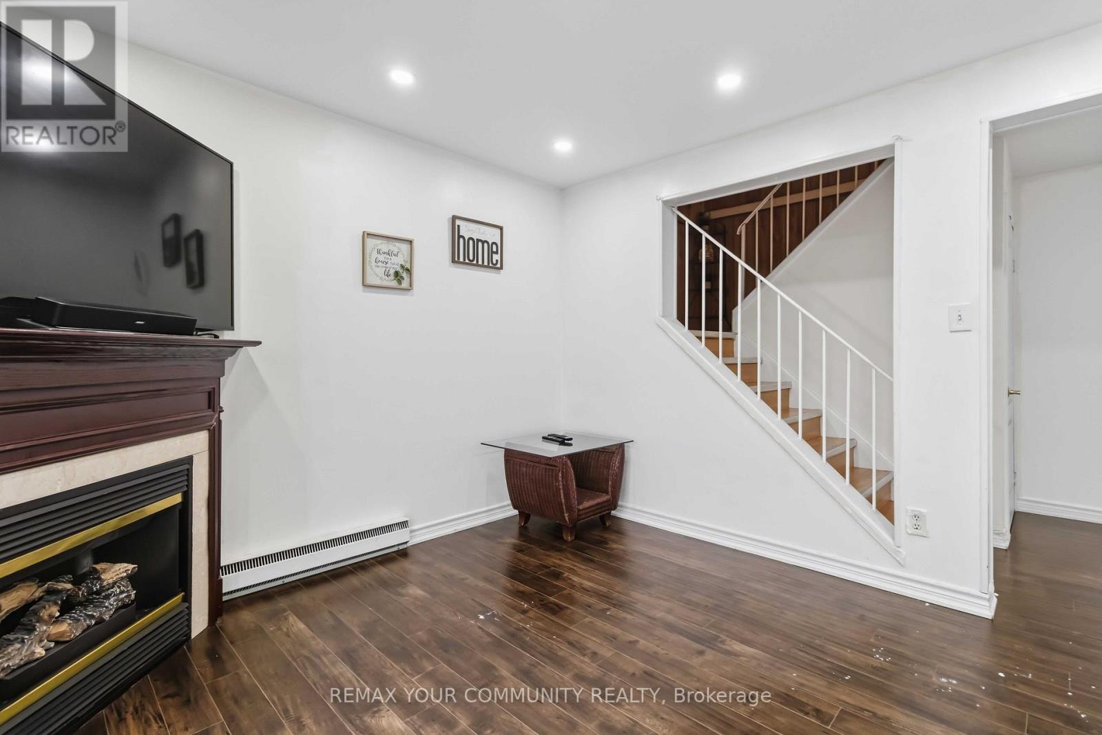 11 GRANTBROOK COURT - 10