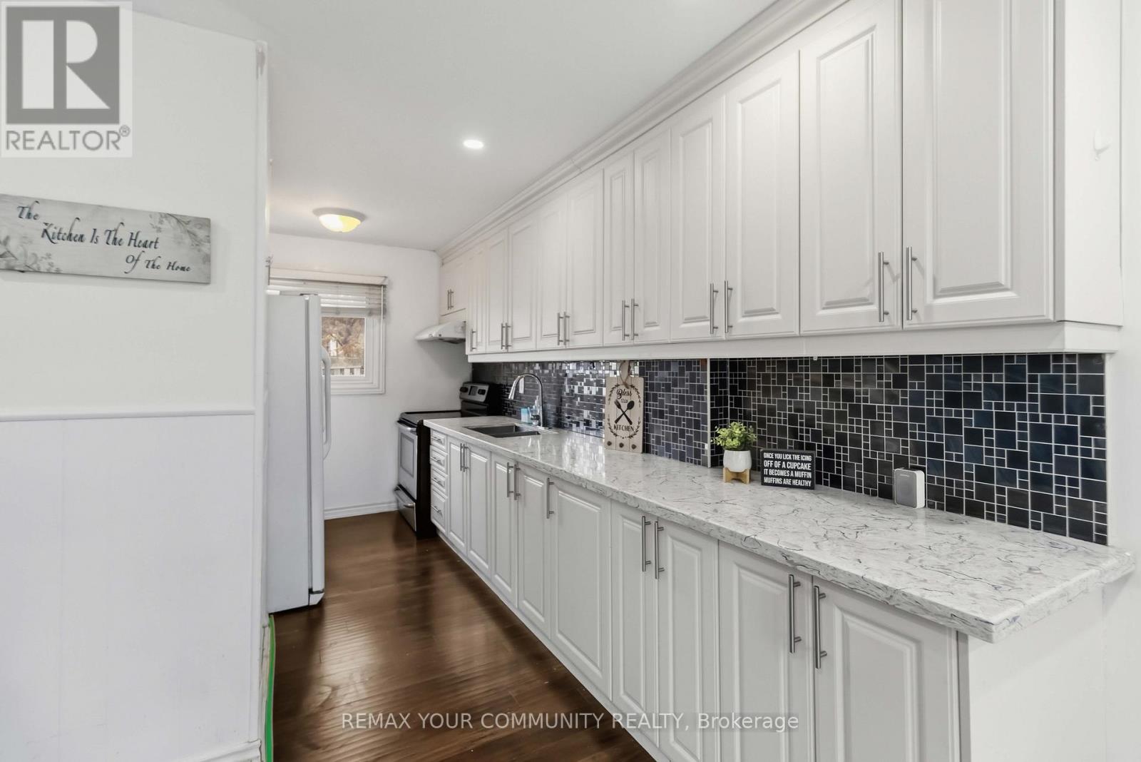 11 GRANTBROOK COURT - 3