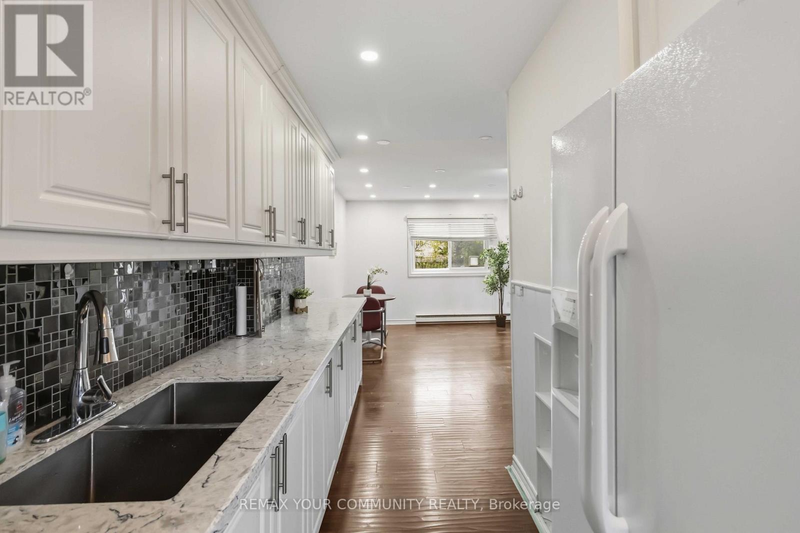 11 GRANTBROOK COURT - 6