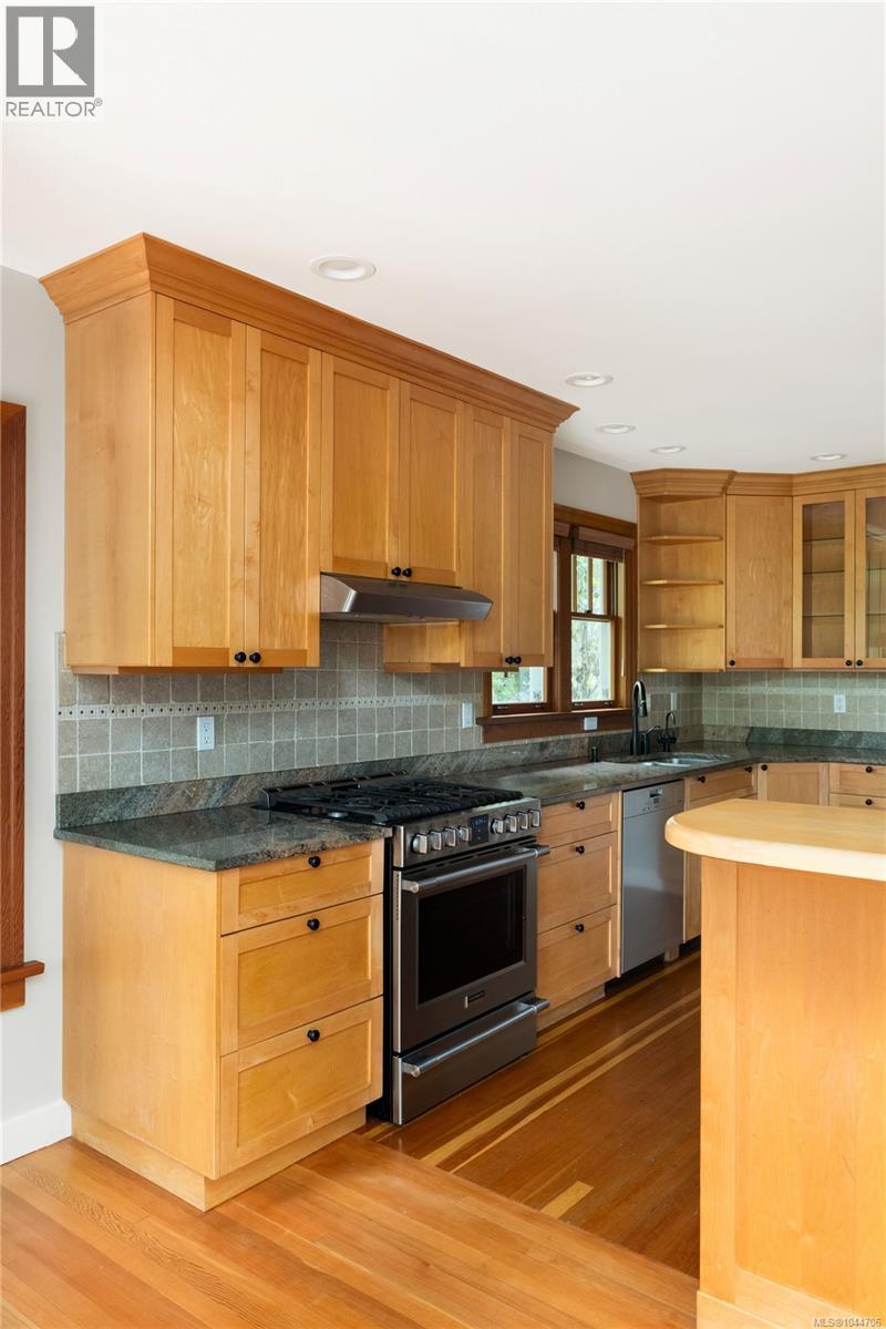 2168 Bartlett Ave - 10