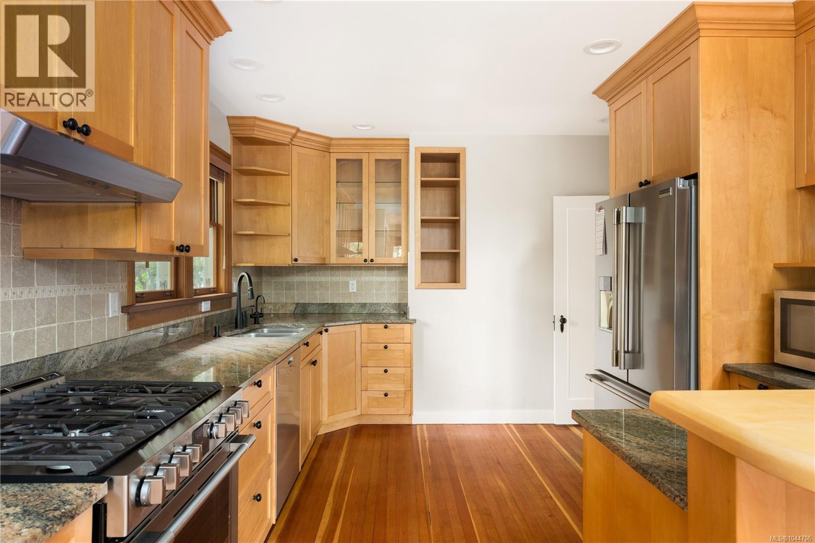 2168 Bartlett Ave - 11