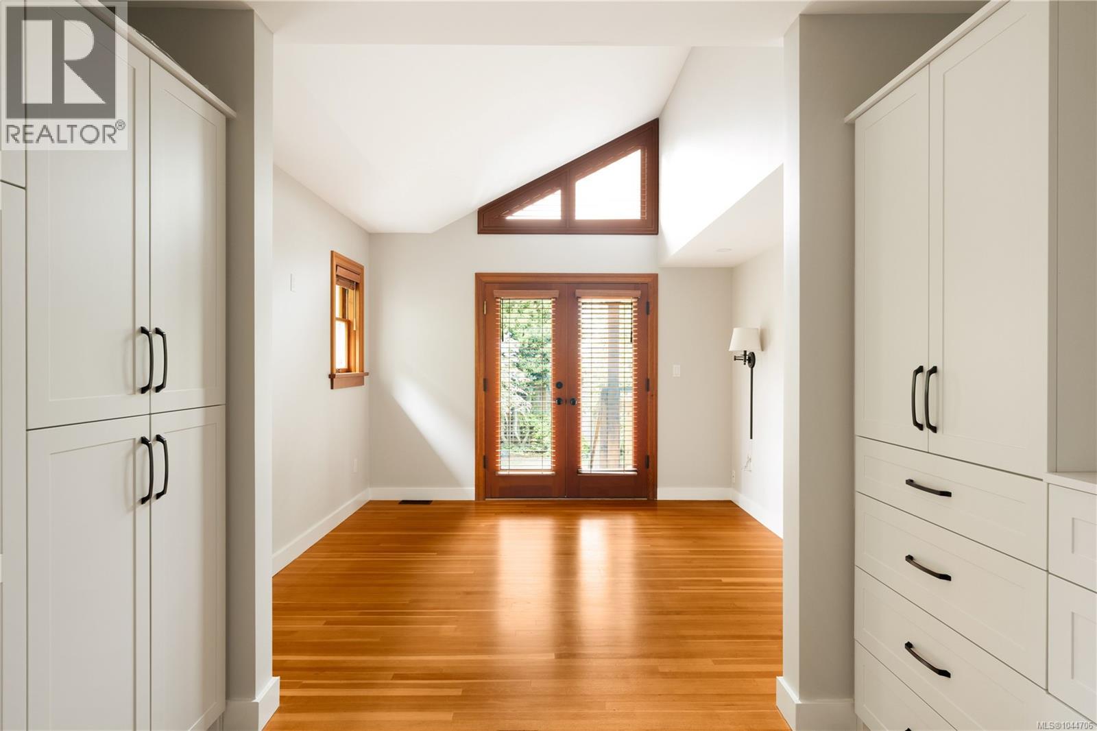 2168 Bartlett Ave - 12